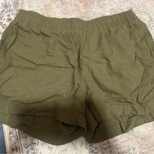 Old Navy Women's Cargo Shorts - Olive Green
